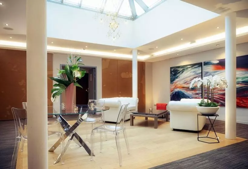 Fotos del hotel Grand Hôtel De Courtoisville  Piscine & Spa, The Originals Relais:  2