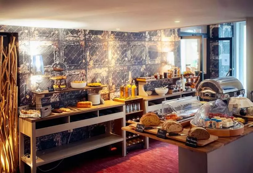 Fotos del hotel Grand Hôtel De Courtoisville  Piscine & Spa, The Originals Relais:  24