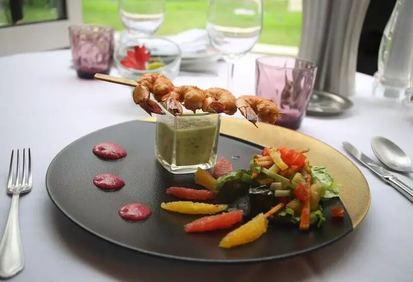 Fotos del hotel Grand Hôtel De Courtoisville  Piscine & Spa, The Originals Relais:  22