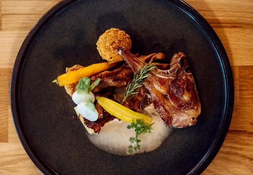 Fotos del hotel Grand Hôtel De Courtoisville  Piscine & Spa, The Originals Relais:  25