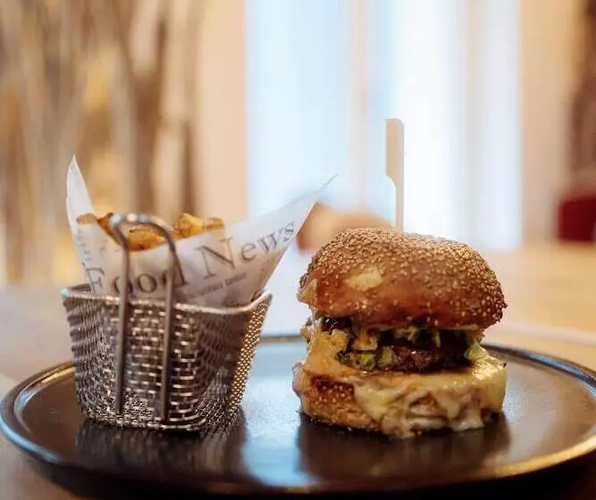 Fotos del hotel Grand Hôtel De Courtoisville  Piscine & Spa, The Originals Relais:  6