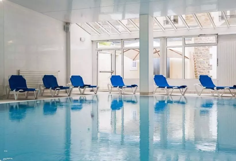 Fotos del hotel Grand Hôtel De Courtoisville  Piscine & Spa, The Originals Relais:  11