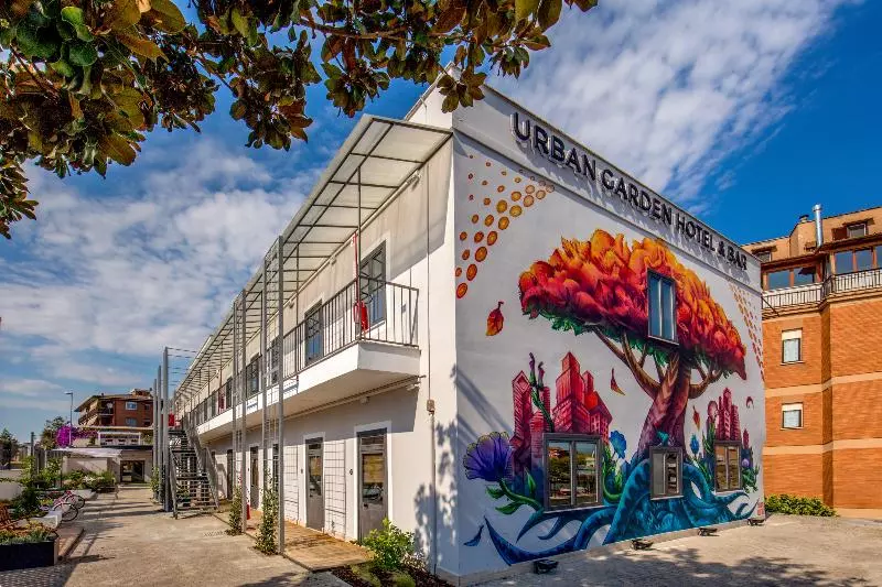 Fotos del hotel Urban Garden:  3