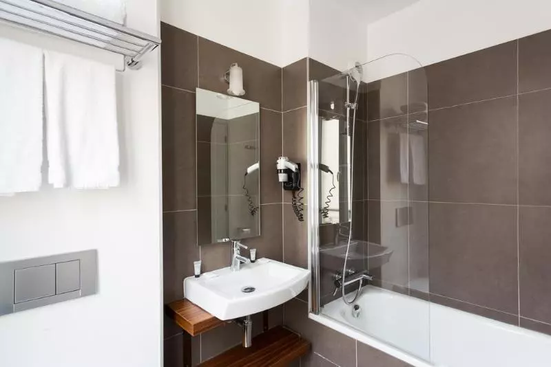 Fotos del hotel Le 20 Prieuré Hôtel:  7