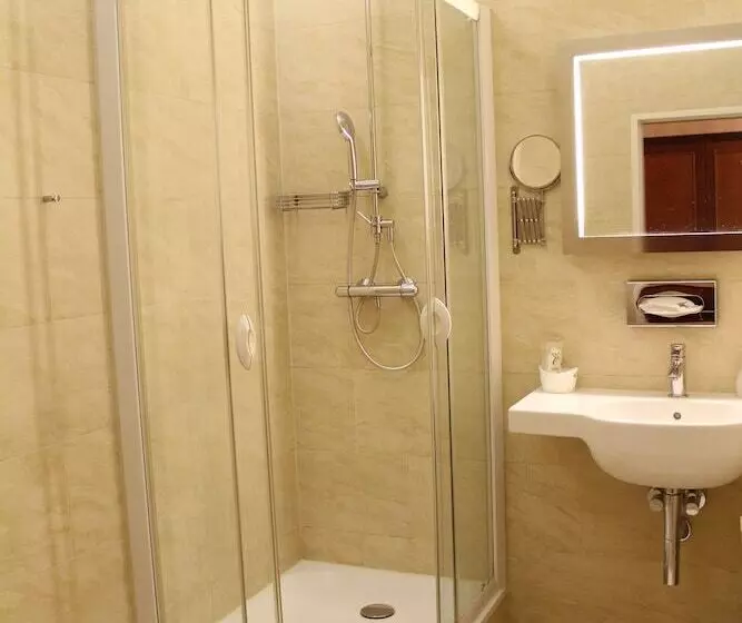 Fotos del hotel Opera Suites:  4