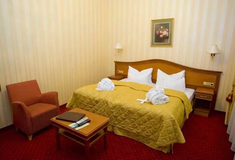 Fotos del hotel Opera Suites:  11