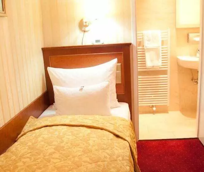 Fotos del hotel Opera Suites:  6