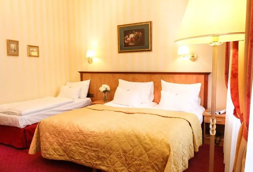 Fotos del hotel Opera Suites:  9