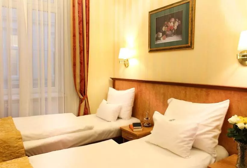 Fotos del hotel Opera Suites:  15