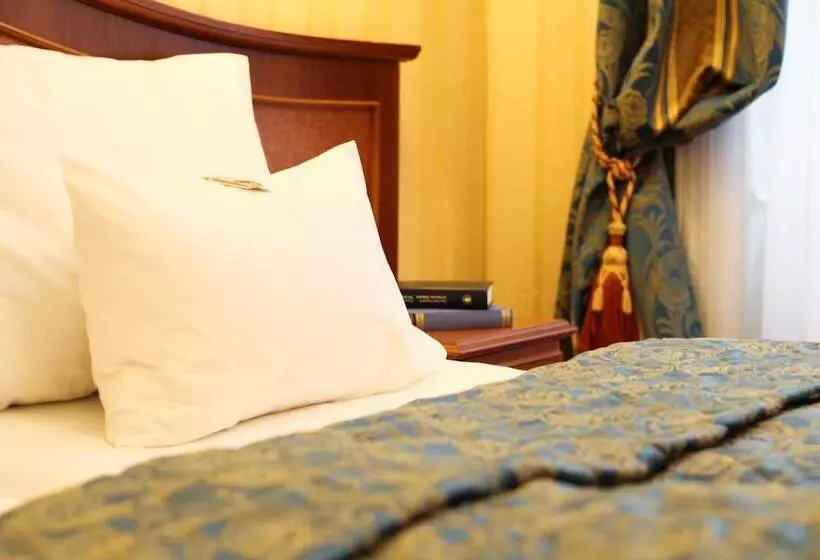 Fotos del hotel Opera Suites:  17