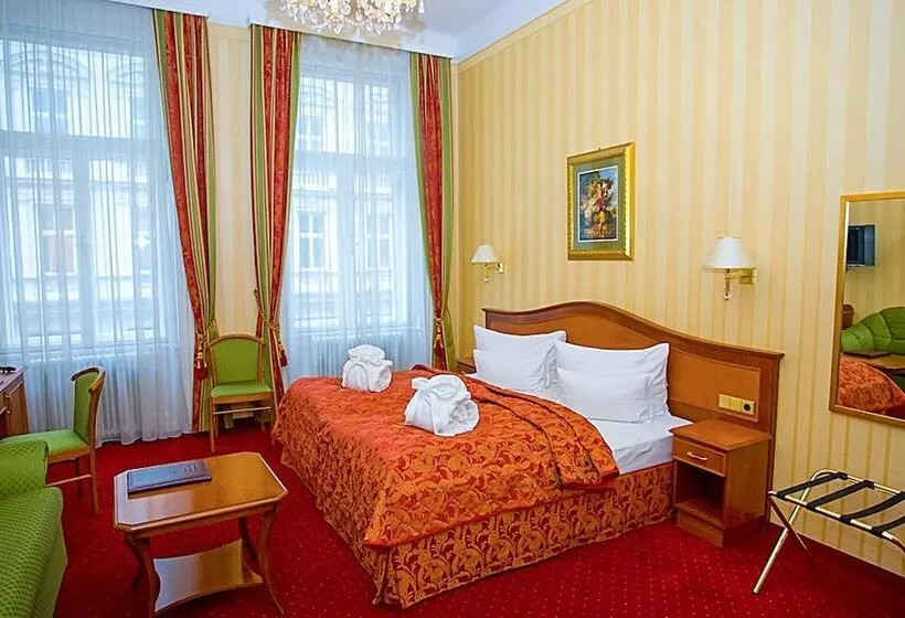 Fotos del hotel Opera Suites:  21