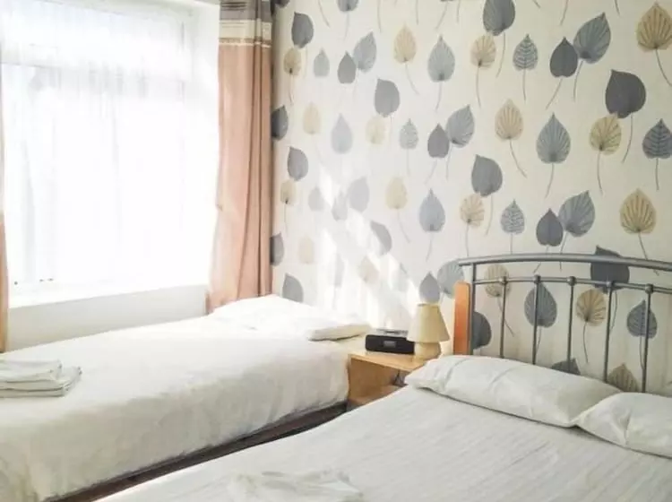 Fotos del hotel The Sandringham Court  & Legends Sports Bar:  8