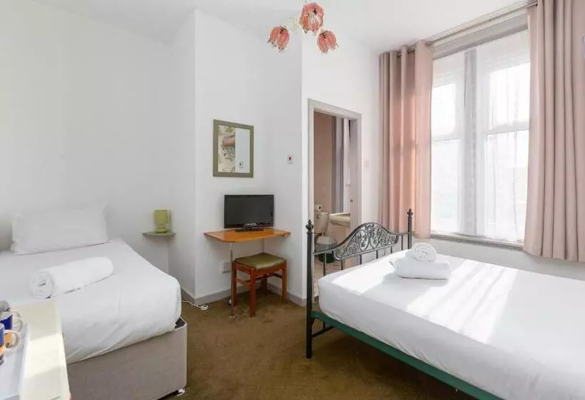 Fotos del hotel The Sandringham Court  & Legends Sports Bar:  3