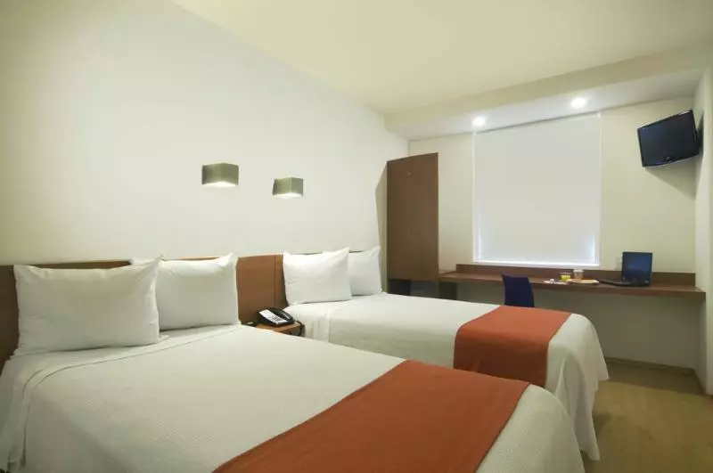 Fotos del hotel One Puebla Finsa:  13