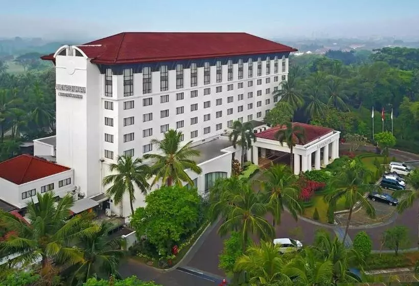 Aryaduta Lippo Village