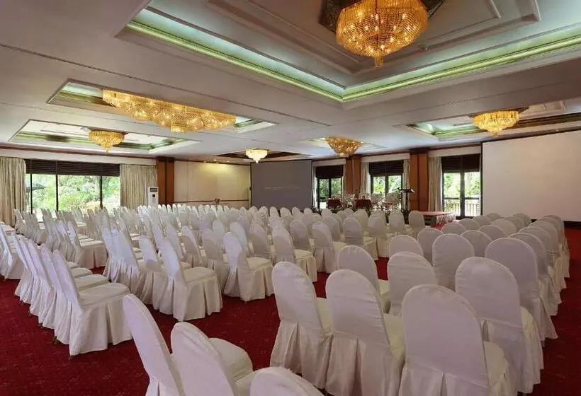 Fotos del hotel Aryaduta Lippo Village:  24