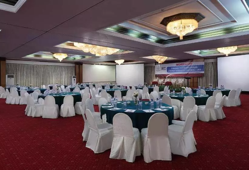 Fotos del hotel Aryaduta Lippo Village:  20