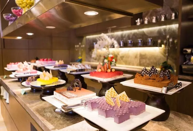 Fotos del hotel Courtyard By Marriott Gurugram Downtown:  22