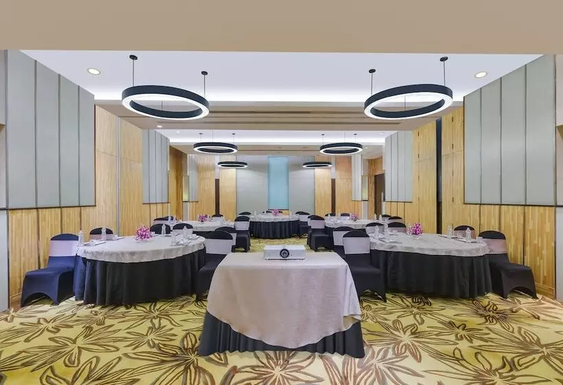 Fotos del hotel Courtyard By Marriott Gurugram Downtown:  23
