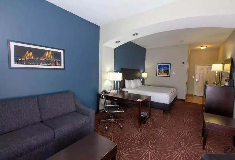 La Quinta By Wyndham Houston East At Normandy