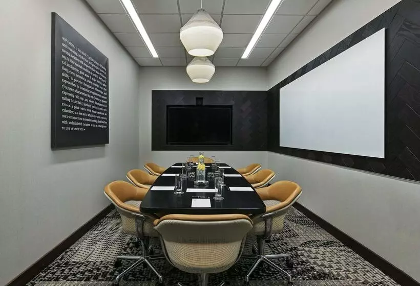 Fotos del hotel Thewit Chicago  A Doubletree By Hilton:  5