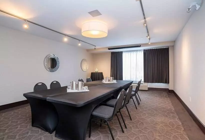 Fotos del hotel Sandman Hotel & Suites Calgary South:  5