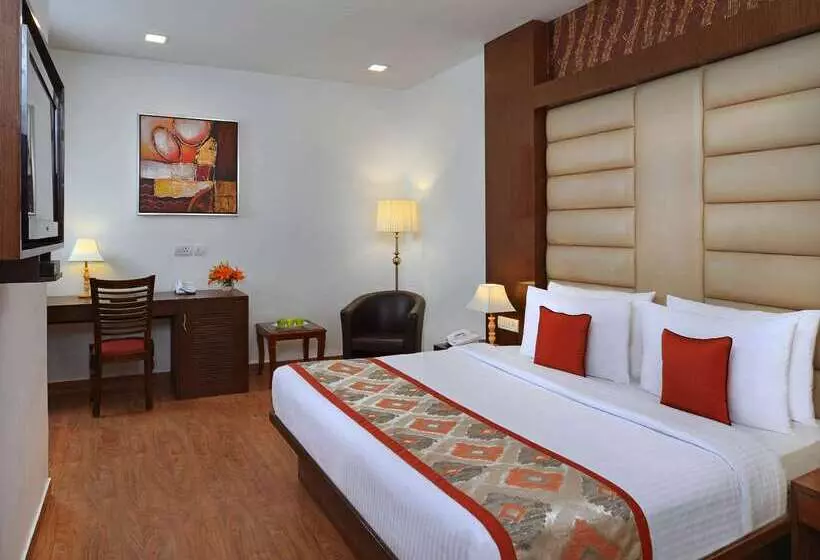 Fotos del hotel Taurus Sarovar Portico:  25