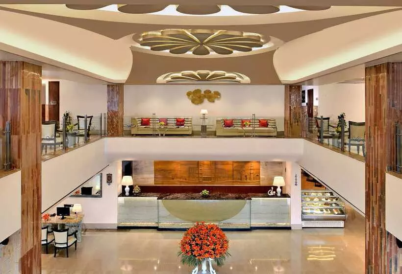 Fotos del hotel Taurus Sarovar Portico:  10