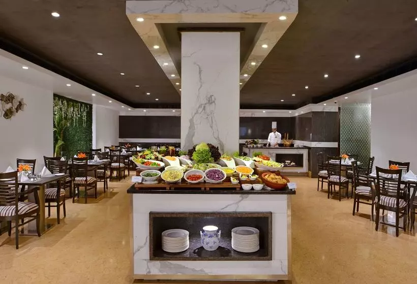 Fotos del hotel Taurus Sarovar Portico:  4