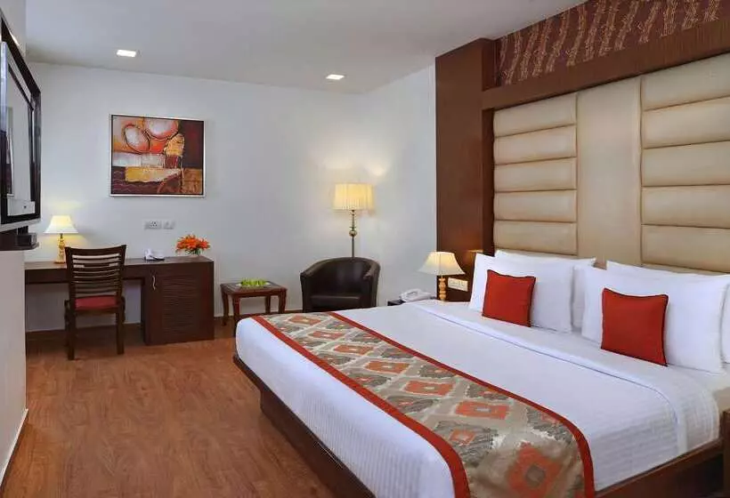 Fotos del hotel Taurus Sarovar Portico:  15