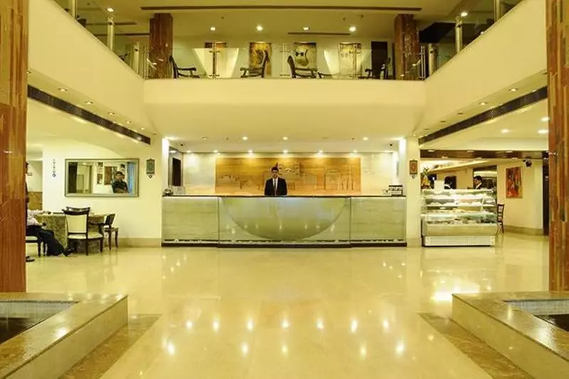 Fotos del hotel Taurus Sarovar Portico:  3