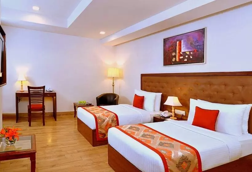 Fotos del hotel Taurus Sarovar Portico:  9