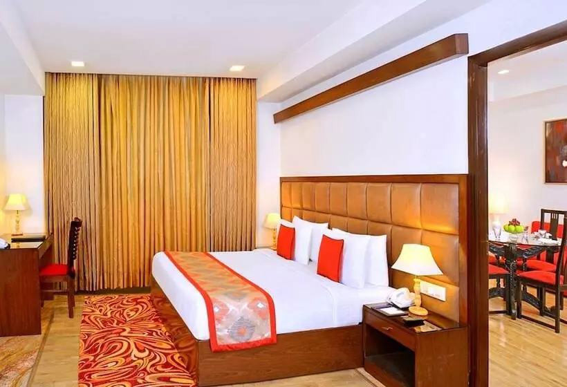 Fotos del hotel Taurus Sarovar Portico:  6