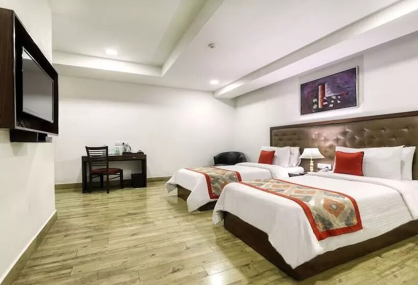 Fotos del hotel Taurus Sarovar Portico:  2