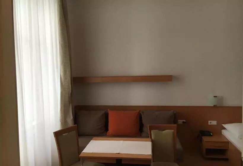 Fotos del hotel Pension Anifalstaff:  24