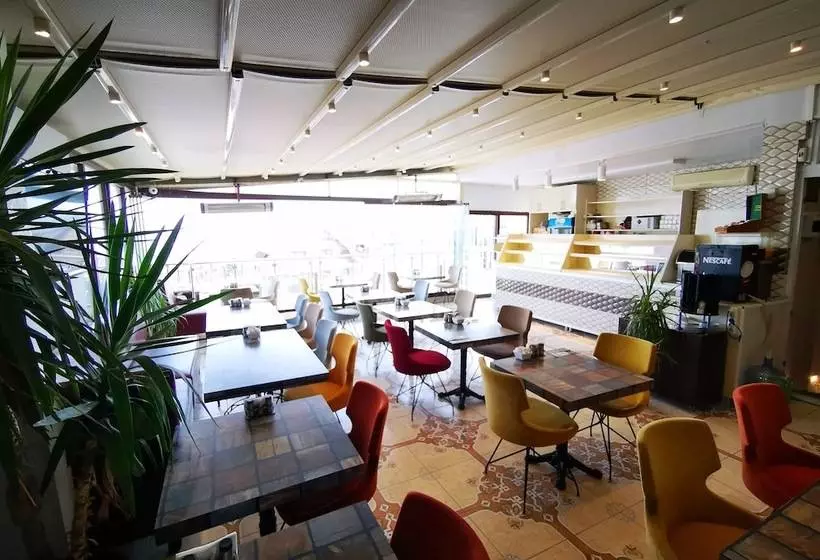 Fotos del hotel Broken Column:  25