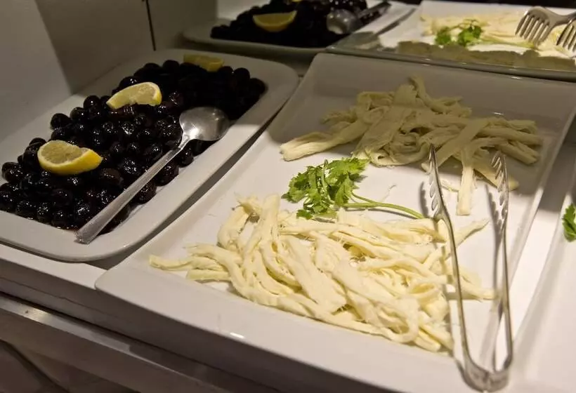 Fotos del hotel Broken Column:  3