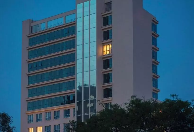 Crowne Plaza Nairobi, An Ihg