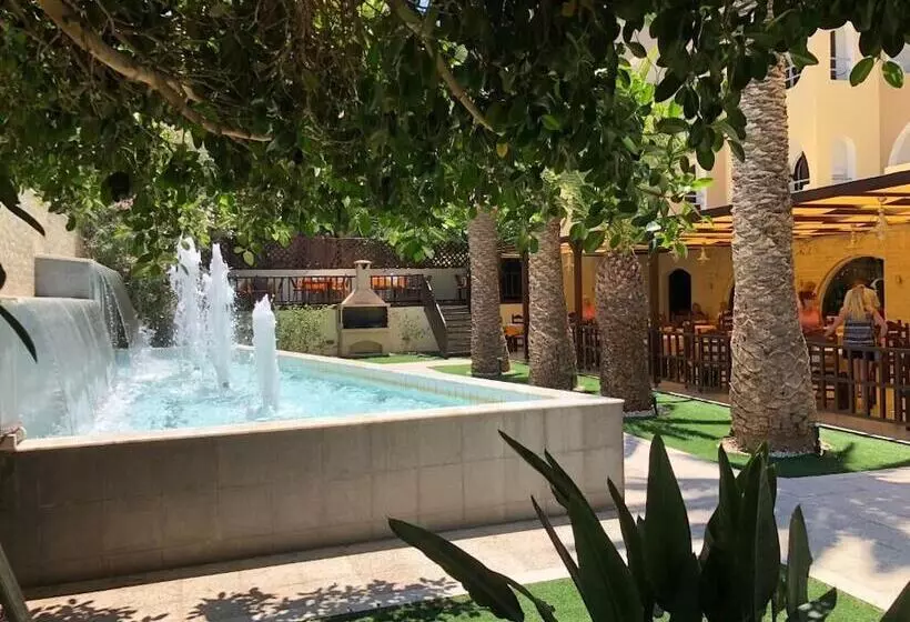 Fotos del hotel Karteros:  6