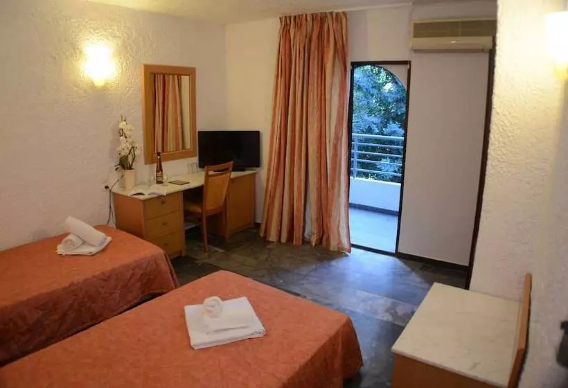 Fotos del hotel Karteros:  3