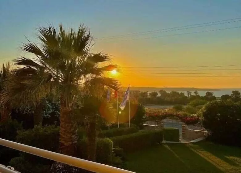 Fotos del hotel Karteros:  9