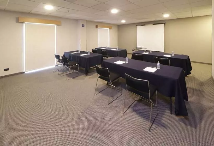 Fotos del hotel City Express Saltillo Sur:  12