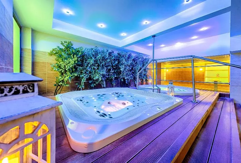 Fotos del hotel Grand Royal:  16