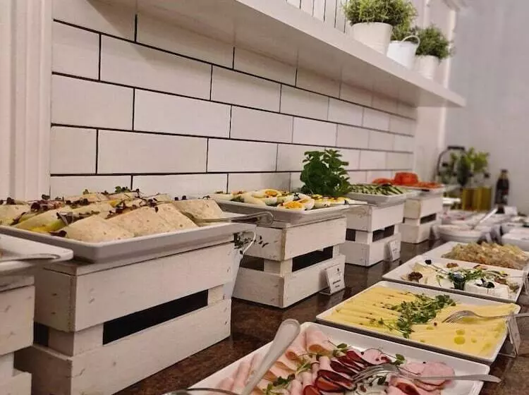 Fotos del hotel Grand Royal:  21