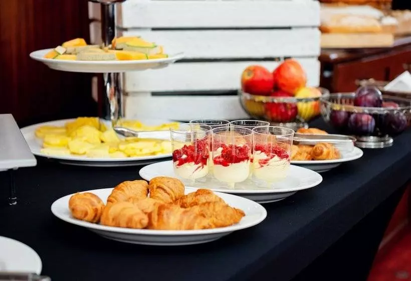 Fotos del hotel Grand Royal:  17