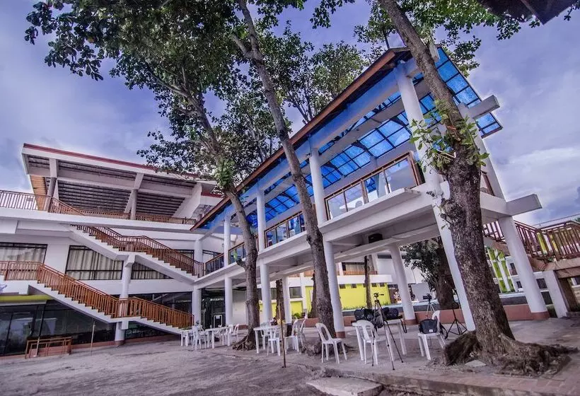 Apple Tree Resort &