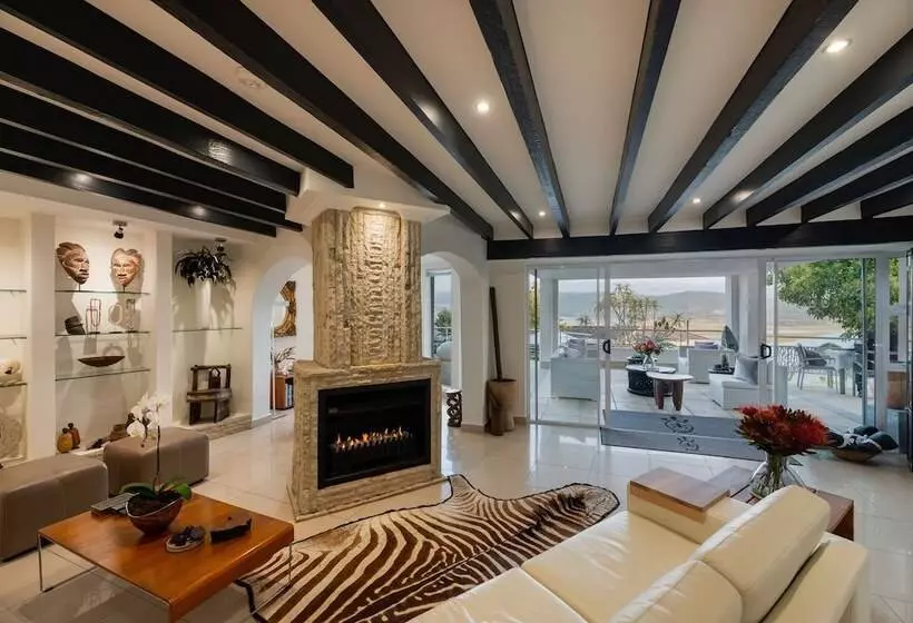 Fotos del hotel Villa Afrikana Guest Suites:  9