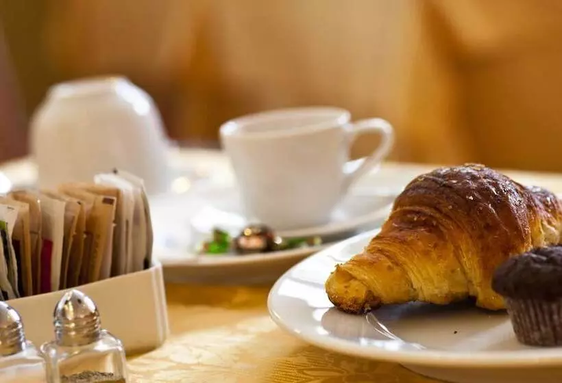 Fotos del hotel Aldrovandi Residence City Suites:  13