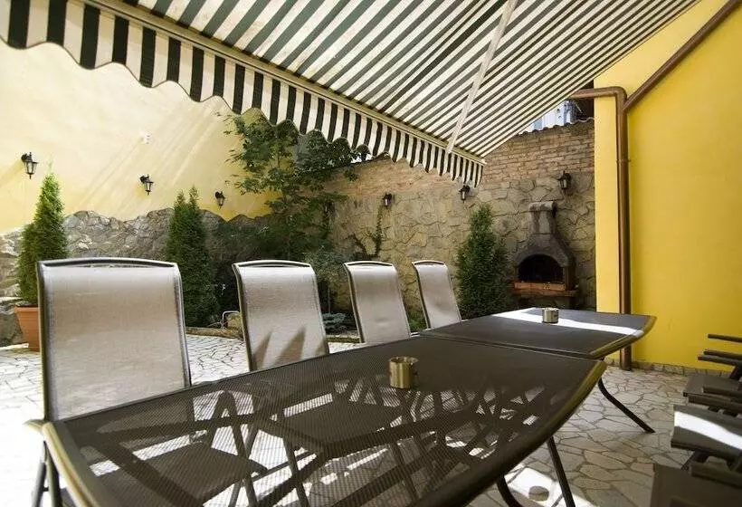 Fotos del hotel Curtea Brasoveana:  6