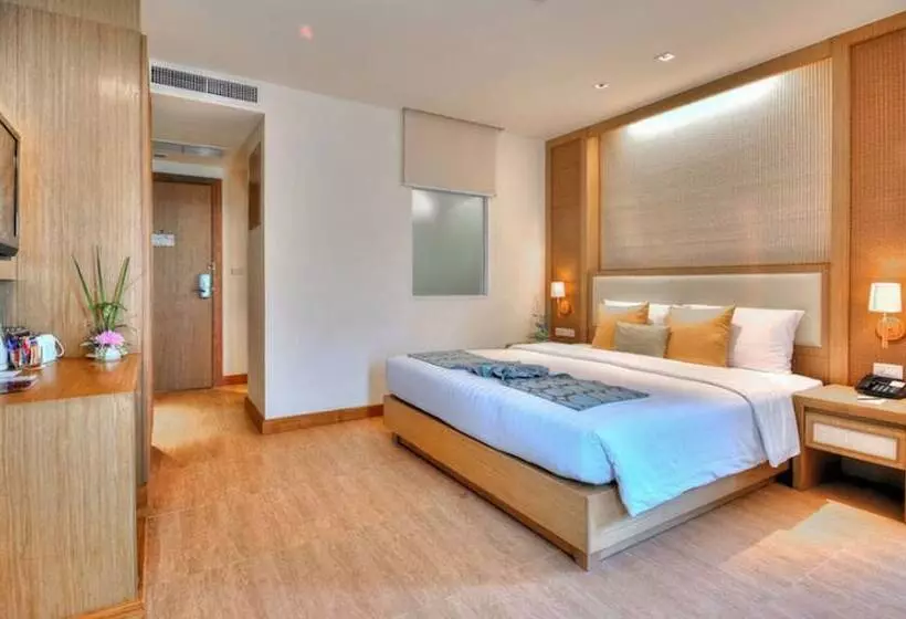 Fotos del hotel The Ashlee Plaza Patong  & Spa:  2